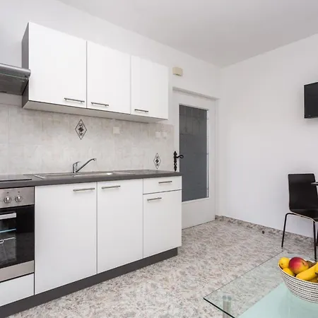 In Mit Eigenem Balkon - B59539 * Башка