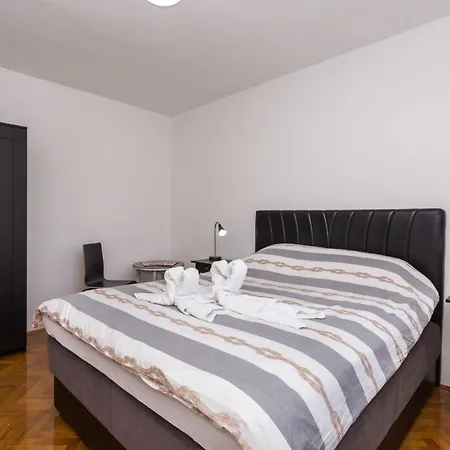 Appartamento In Mit Eigenem Balkon - B59539