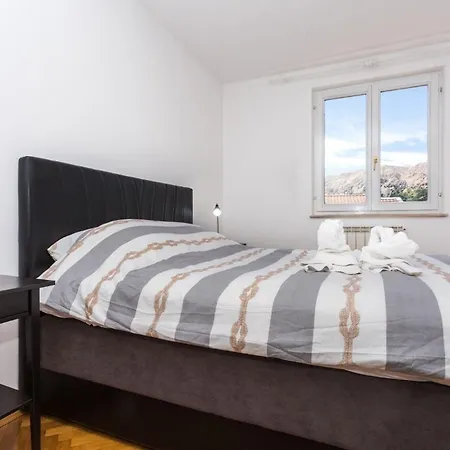 In Mit Eigenem Balkon - B59539 Башка