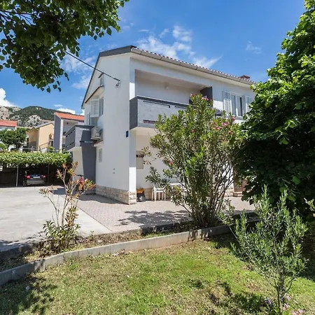 In Mit Eigenem Balkon - B59539 Башка
